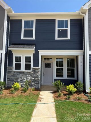 New construction Townhouse house 9017 Gulledge Ct, Charlotte, NC 28262 - image