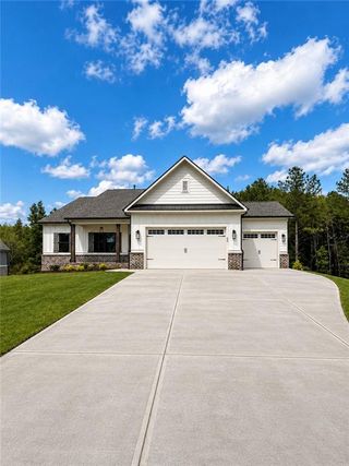 New construction Single-Family house 65 River Rdg Walk, Monroe, GA 30656 plan (GA) Carson A 3 Front Entry - image