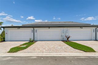 New construction Townhouse house 17978 Broadleaf Lp, Venice, FL 34293 - image