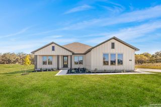 New construction Single-Family house 139 Pradera Rdg, Floresville, TX 78114 - image