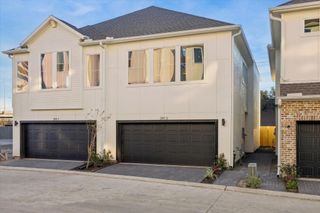 New construction Single-Family house 3913 Willowbend Point Dr, Houston, TX 77025 - image