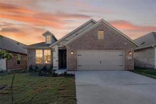 New construction Single-Family house 2021 Kelva Dr, Fort Worth, TX 76052 plan Lavon - image