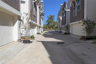 New construction Single-Family house 879 Rachel St, Unit B, Houston, TX 77091 - image