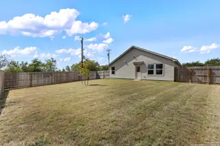 New construction Single-Family house 100 Vista Vw, Floresville, TX 78114 - image