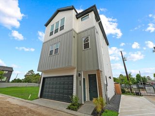 New construction Single-Family house 4842 Pinemont Dr, Houston, TX 77092 - image
