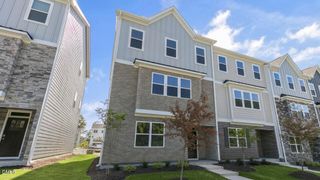 New construction  house 762 Dorset Stream Dr, Fuquay Varina, NC 27526 plan HADLEIGH - image