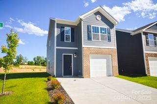 New construction Single-Family house 13 Caroline Valley Ln, Hendersonville, NC 28792 plan Maywood - image