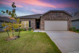 New construction Single-Family house 250 Landing Ln, New Braunfels, TX 78130 plan RC Fenway - image