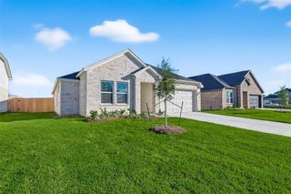 New construction Single-Family house 2115 Spring Hollow Dr, Baytown, TX 77521 - image