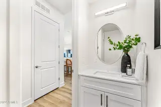 New construction Condo house 3131 N Central Ave, Unit 5017, Phoenix, AZ 85012 - image