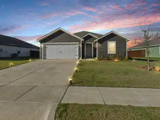 New construction Single-Family house 3808 Pilatus Ave, Corsicana, TX 75110 - image