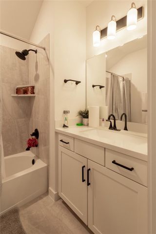 New construction  house 31422 Beacon Cove Trl, Fulshear, TX 77441 plan Linz - image