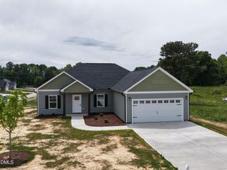 New construction Single-Family house 9715 Cattle Field Dr, Spring Hope, NC 27882 plan McKenzie E - image