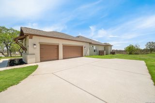 New construction Single-Family house 671 Legend Park, Castroville, TX 78009 plan 2674 - image