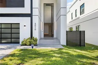 New construction Single-Family house 3010 W Trilby Ave, Tampa, FL 33611 - image