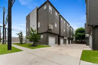 New construction Townhouse house 323 Howard St, Unit 1, San Antonio, TX 78212 - image