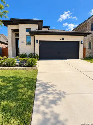 New construction Single-Family house 12675 Cotorra Spgs, San Antonio, TX 78254 - image