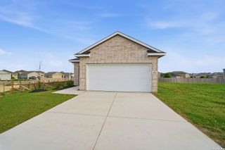 New construction Single-Family house 10714 Willow Dl, Converse, TX 78109 plan Pine - image