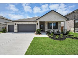 New construction Single-Family house 71 Leon Wy, Dayton, TX 77535 plan The Everett C, 3-Car Garage - image