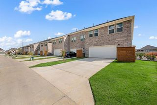 New construction Townhouse house 2536 Red Tailed Hawk Ln, McKinney, TX 75071 - image