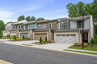 New construction Townhouse house 5015 Renvyle Dr, Atlanta, GA 30339 Darby- photo