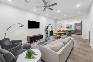 New construction Townhouse house 6336 Paddington Bend Dr, Houston, TX 77008 - image