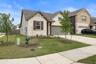 New construction Single-Family house 142 Prairie Falls Dr, Hutto, TX 78634 plan Cartwright - image