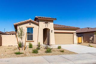 New construction Single-Family house 24250 W Hilton Ave, Buckeye, AZ 85326 plan Clover - Castillo - image