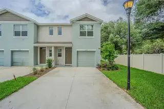New construction Townhouse house 6358 Sophie Oaks Ct, Tampa, FL 33610 - image