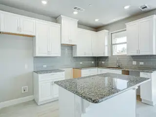 New construction Townhouse house 572 Hutchinson Ln, Lewisville, TX 75077 - image