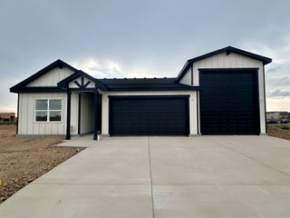 New construction Single-Family house 305 Plains Pkwy, Hudson, CO 80642 plan Somerset - image