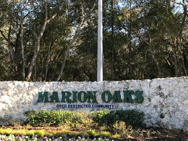 Marion Oaks image