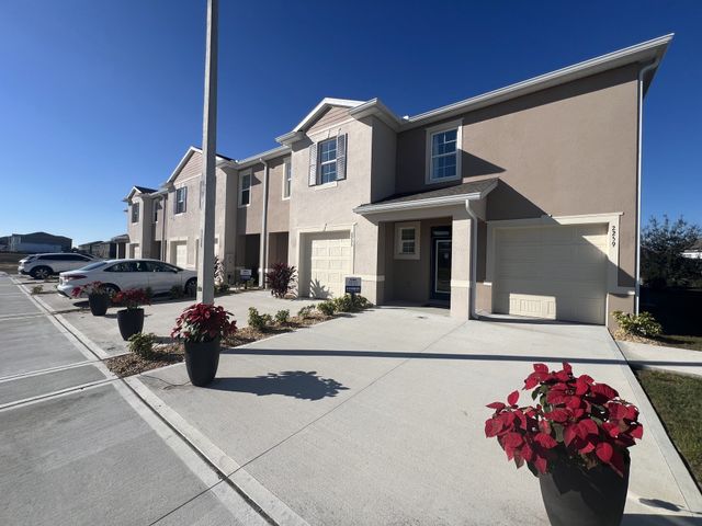 Brentwood Townhomes by D.R. Horton in Davenport - photo