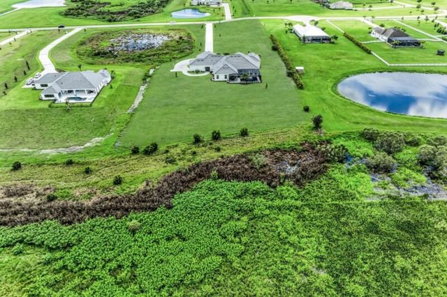 Hampton Lakes image