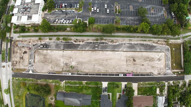 Baldwin Crossing 16' image