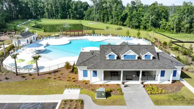 Carolina Groves image