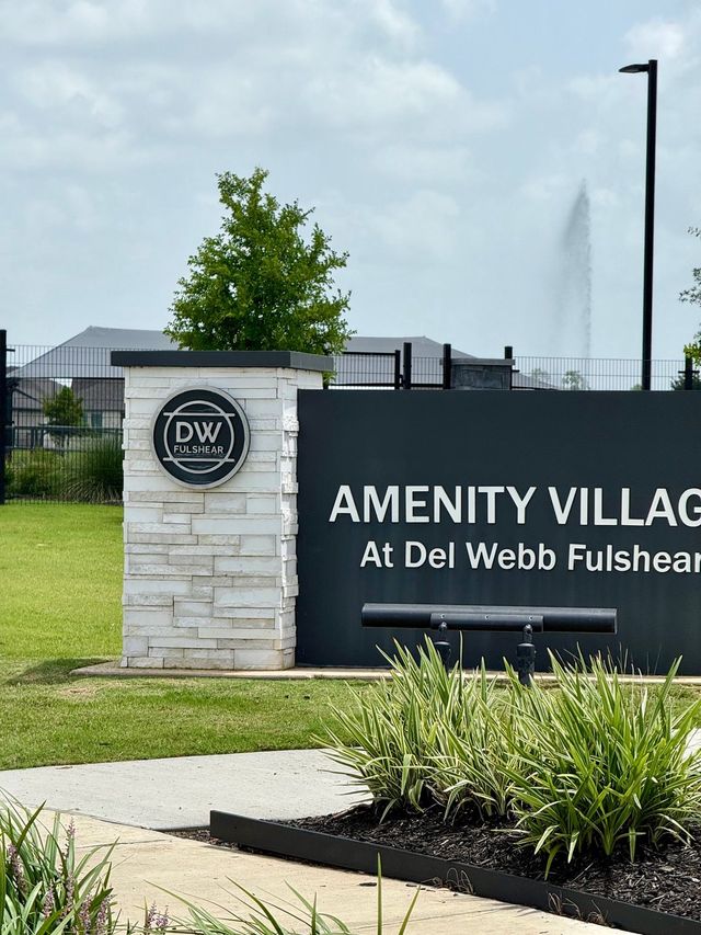 Del Webb Fulshear image