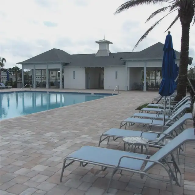 Avalon Park Tavares image