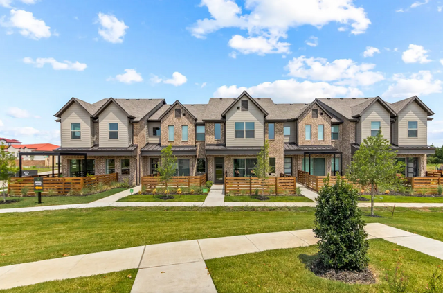 Mira Lagos  by Grenadier Homes in Grand Prairie - photo