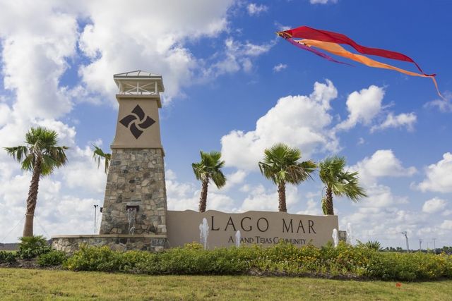 Lago Mar by Century Communities in Texas City - photo