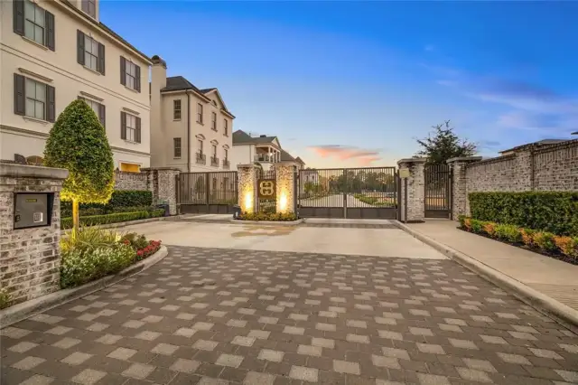 Memorial Green image