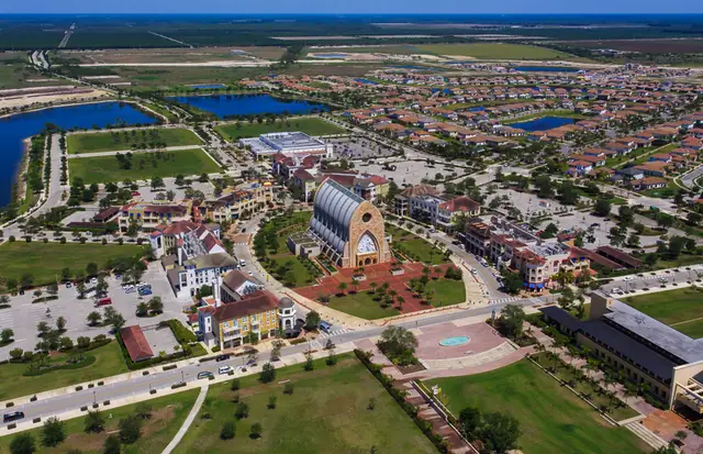 Del Webb Naples image