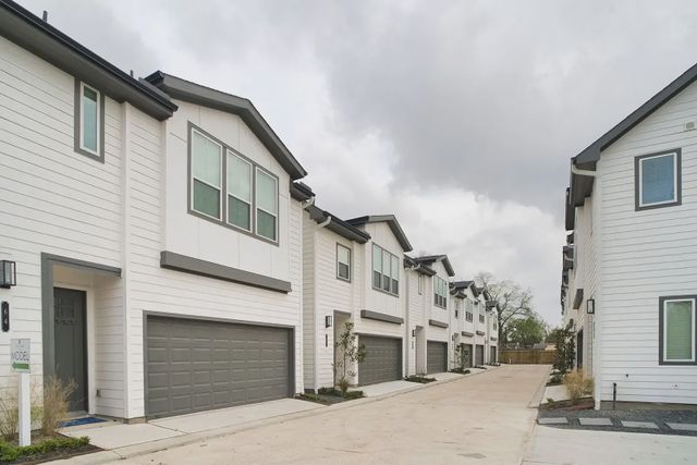 Fulton Crossing image