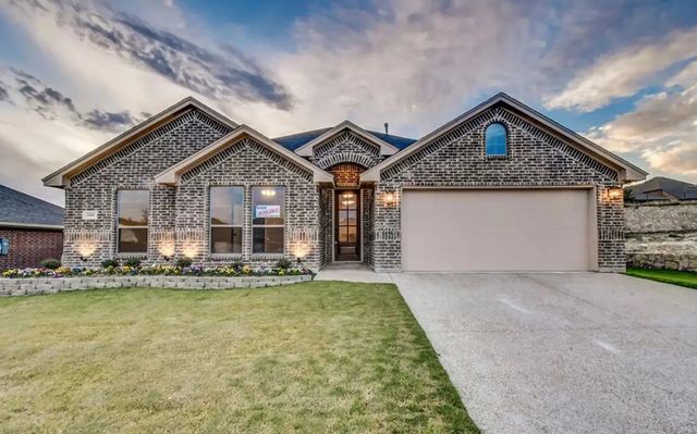 Whitestone Crest by Hawkins Steve Custom Homes in Benbrook - photo