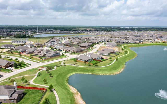 Goose Creek Landing by CastleRock Communities in Baytown - photo