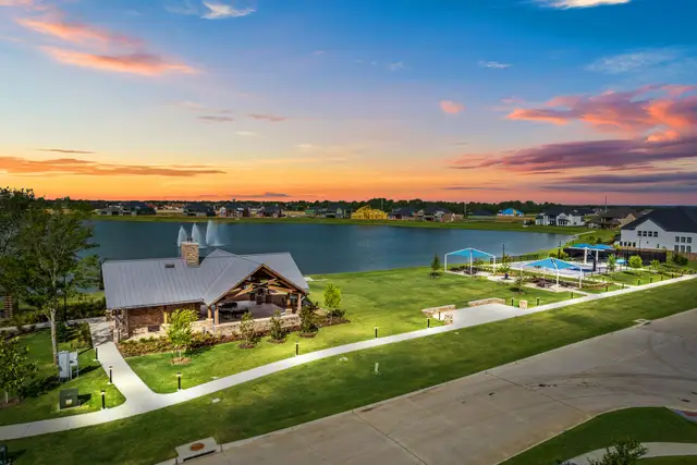 Avalon at Friendswood 70s image