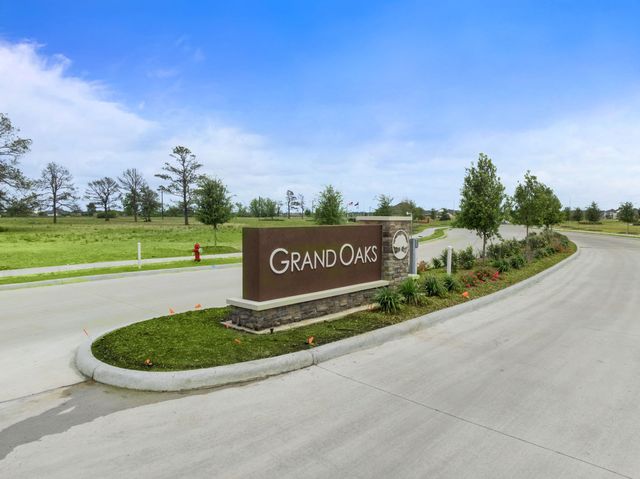 Grand Oaks image