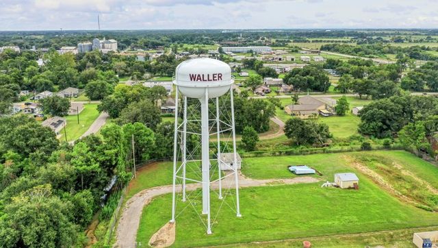 Trails at Cochran Ranch by LGI Homes in Waller - photo