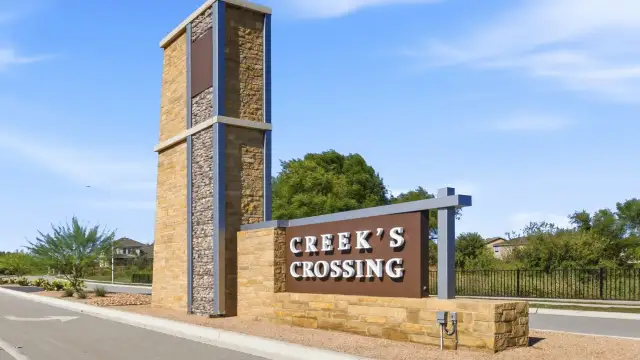 Creeks Crossing image
