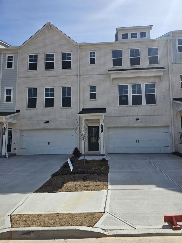 Auburn Glen Towns image